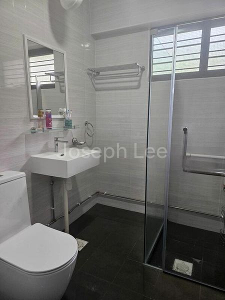 Room (HDB) for Rent in  124 Pasir Ris Street 11 - Image 5